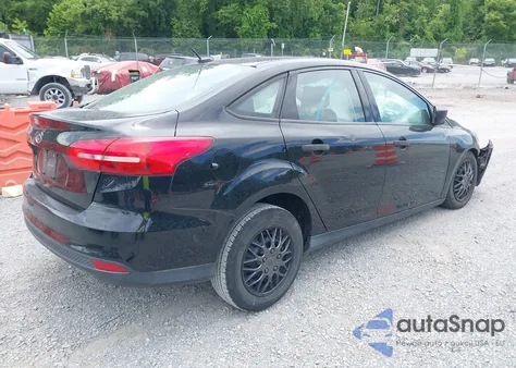 2018 Ford Focus S из США, поврежденный, VIN 1FADP3E25JL299192